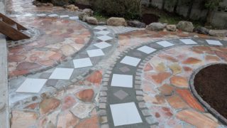 草取りの苦労よバイバイ!うまく残して、、ビジュ庭へ大変身